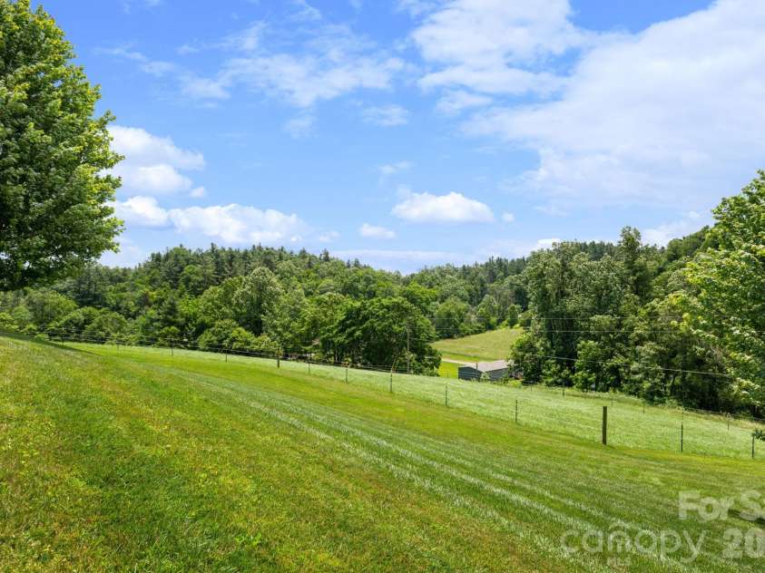 245 Corbett McNeil Road, Boone, NC 28607.  MLS# CAR4397192, YatesRealty ID 34073. 