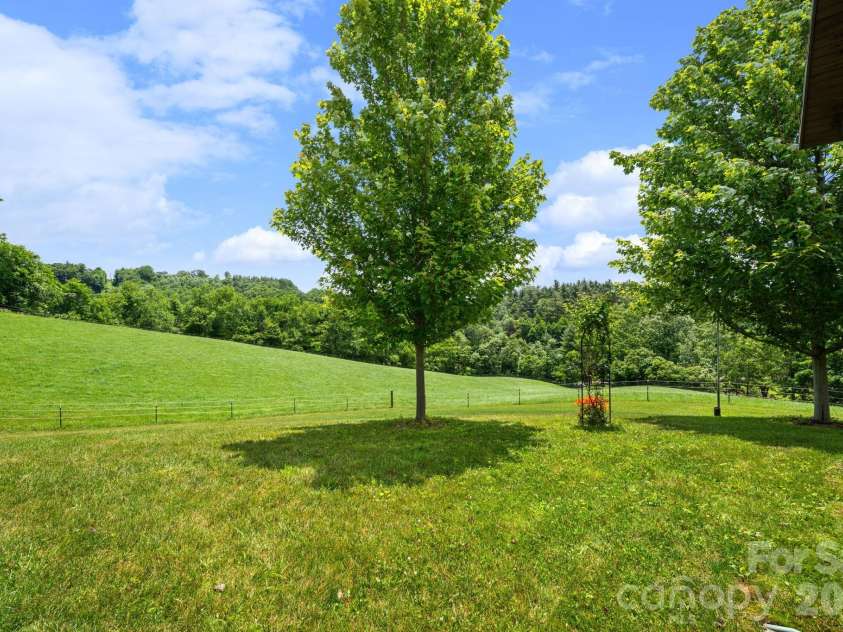 245 Corbett McNeil Road, Boone, NC 28607.  MLS# CAR4397192, YatesRealty ID 34073. 