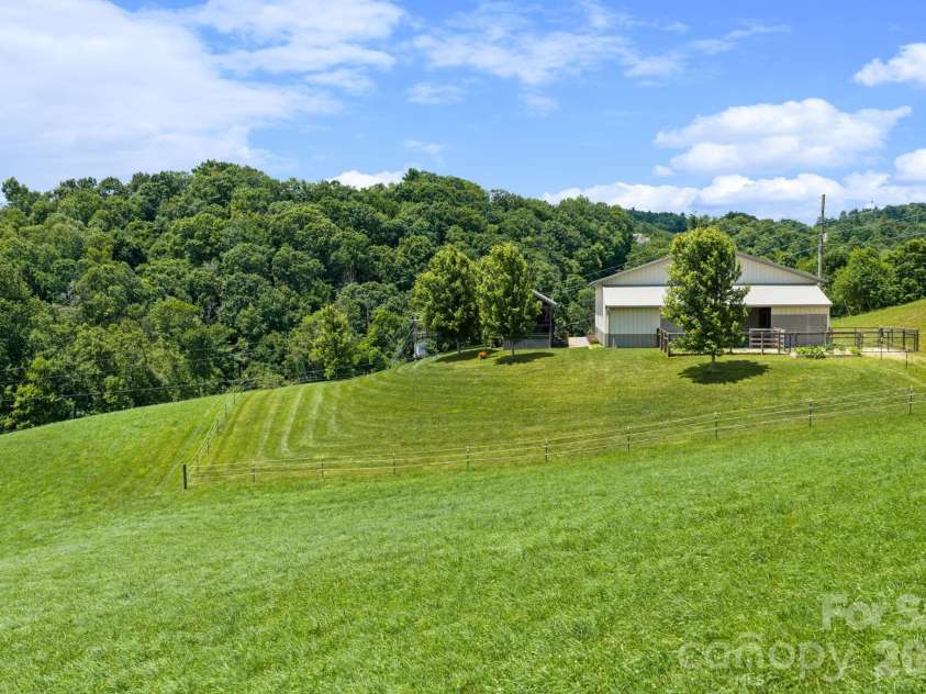245 Corbett McNeil Road, Boone, NC 28607.  MLS# CAR4397192, YatesRealty ID 34073. 