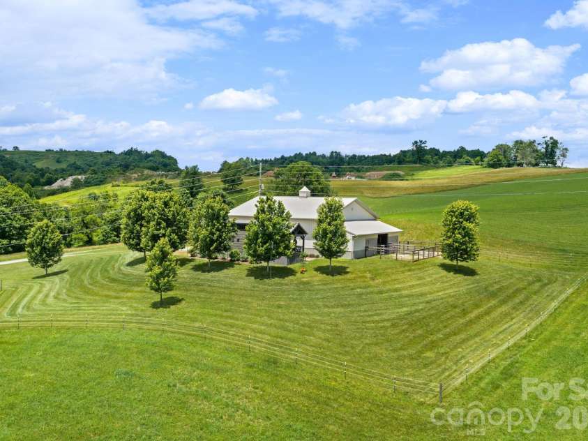 245 Corbett McNeil Road, Boone, NC 28607.  MLS# CAR4397192, YatesRealty ID 34073. 