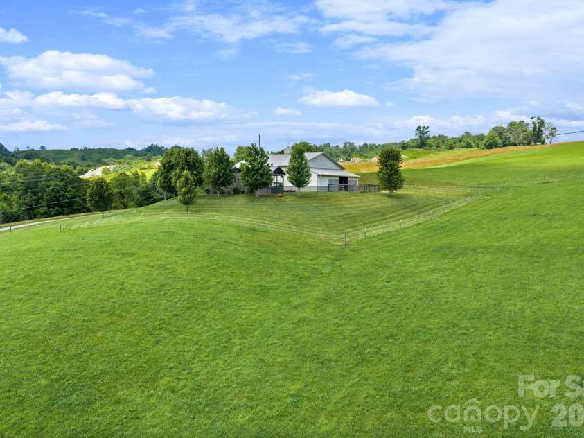 245 Corbett McNeil Road, Boone, NC 28607.  MLS# CAR4397192, YatesRealty ID 34073. 