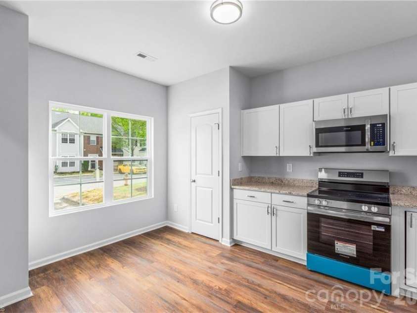 1633 Olivers Crossing Circle, Winston Salem, NC 27127.  MLS# CAR4392068, YatesRealty ID 34074. 