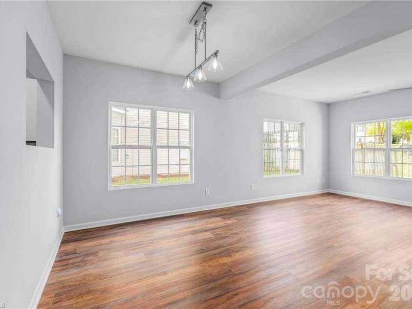 1633 Olivers Crossing Circle, Winston Salem, NC 27127.  MLS# CAR4392068, YatesRealty ID 34074. 