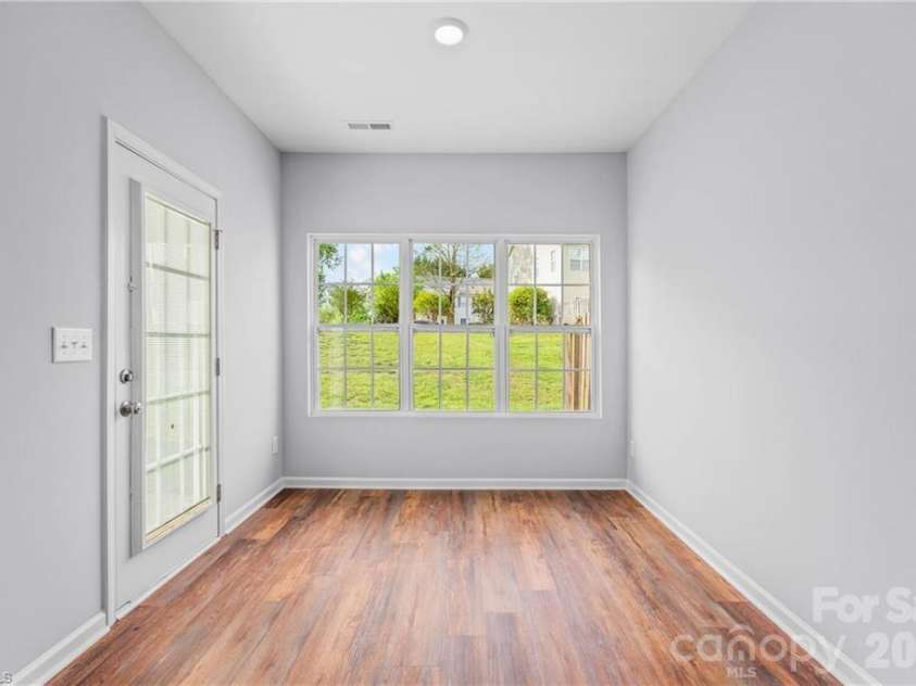 1633 Olivers Crossing Circle, Winston Salem, NC 27127.  MLS# CAR4392068, YatesRealty ID 34074. 