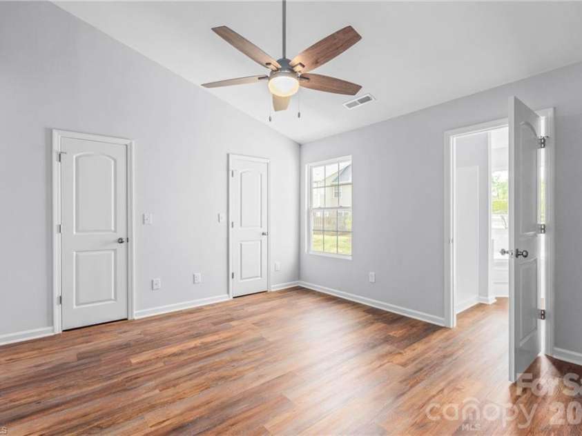 1633 Olivers Crossing Circle, Winston Salem, NC 27127.  MLS# CAR4392068, YatesRealty ID 34074. 