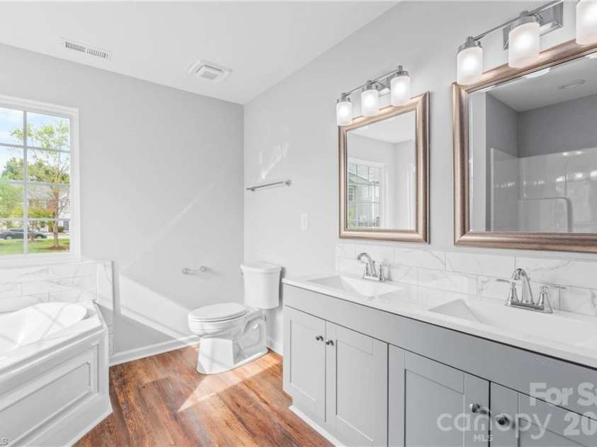 1633 Olivers Crossing Circle, Winston Salem, NC 27127.  MLS# CAR4392068, YatesRealty ID 34074. 