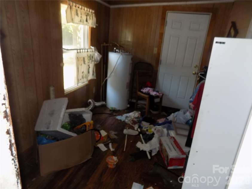 308 Vine Street, Gastonia, NC 28052.  MLS# CAR4393453, YatesRealty ID 34075. LAUNDRY