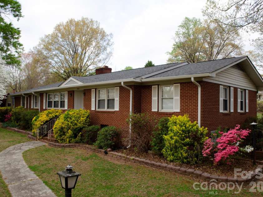 4646 Rainbow Drive, Kannapolis, NC 28081.  MLS# CAR4394032, YatesRealty ID 34076. 