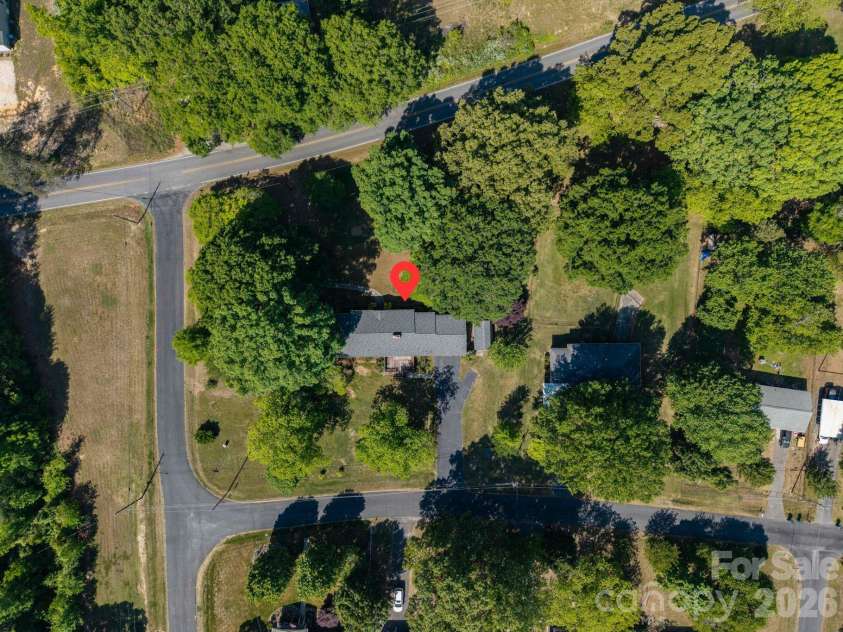 4646 Rainbow Drive, Kannapolis, NC 28081.  MLS# CAR4394032, YatesRealty ID 34076. 