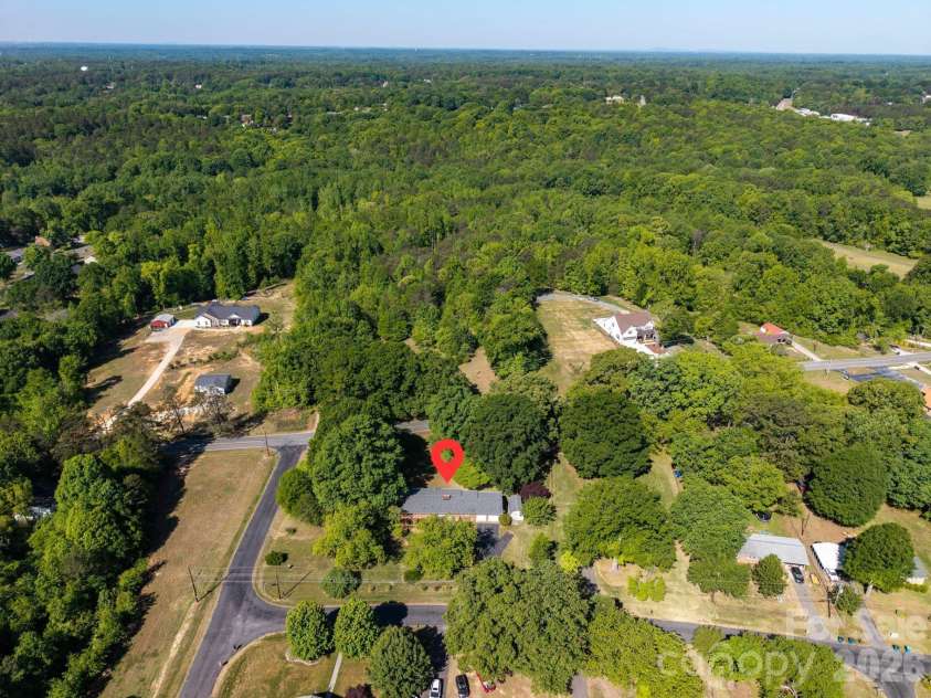 4646 Rainbow Drive, Kannapolis, NC 28081.  MLS# CAR4394032, YatesRealty ID 34076. 