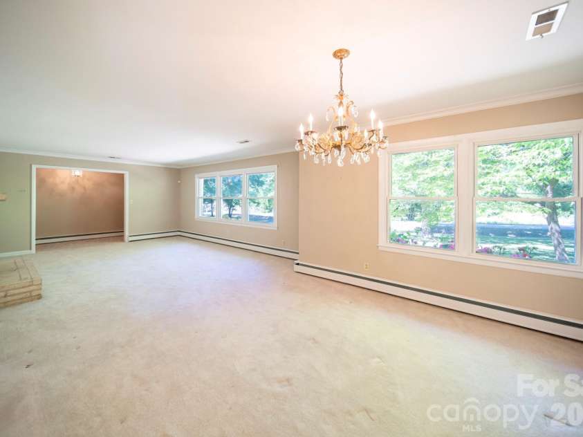 4646 Rainbow Drive, Kannapolis, NC 28081.  MLS# CAR4394032, YatesRealty ID 34076. 