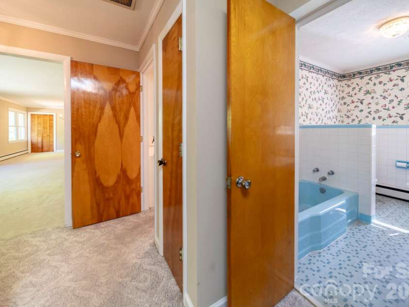 4646 Rainbow Drive, Kannapolis, NC 28081.  MLS# CAR4394032, YatesRealty ID 34076. 