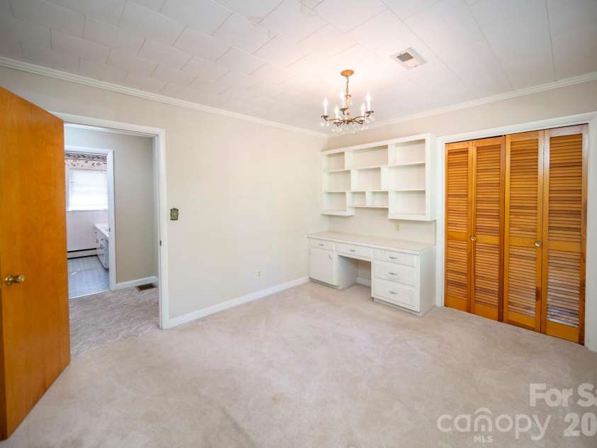 4646 Rainbow Drive, Kannapolis, NC 28081.  MLS# CAR4394032, YatesRealty ID 34076. 