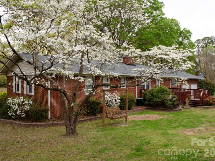 4646 Rainbow Drive, Kannapolis, NC 28081.  MLS# CAR4394032, YatesRealty ID 34076. 