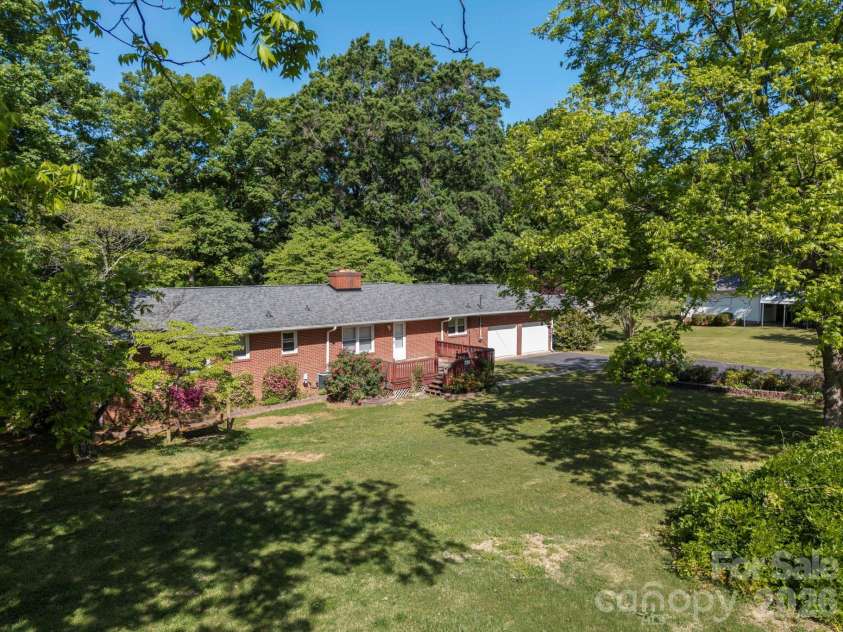 4646 Rainbow Drive, Kannapolis, NC 28081.  MLS# CAR4394032, YatesRealty ID 34076. 