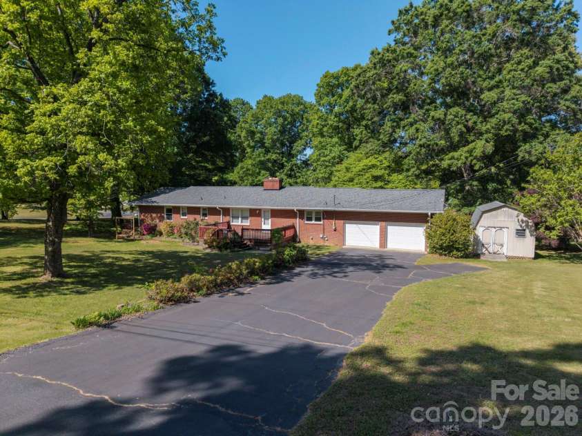4646 Rainbow Drive, Kannapolis, NC 28081.  MLS# CAR4394032, YatesRealty ID 34076. 
