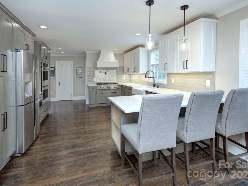 823 Sedgefield Road, Charlotte, NC 28209.  MLS# CAR4293910, YatesRealty ID 34076. 