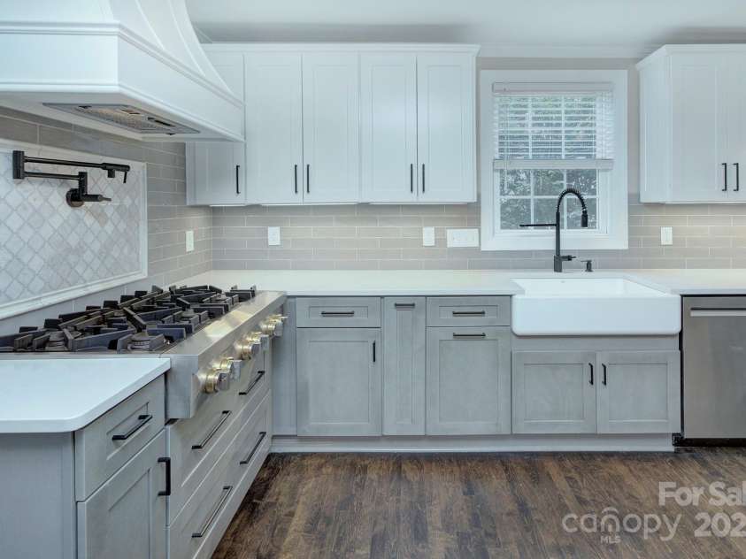 823 Sedgefield Road, Charlotte, NC 28209.  MLS# CAR4293910, YatesRealty ID 34076. 