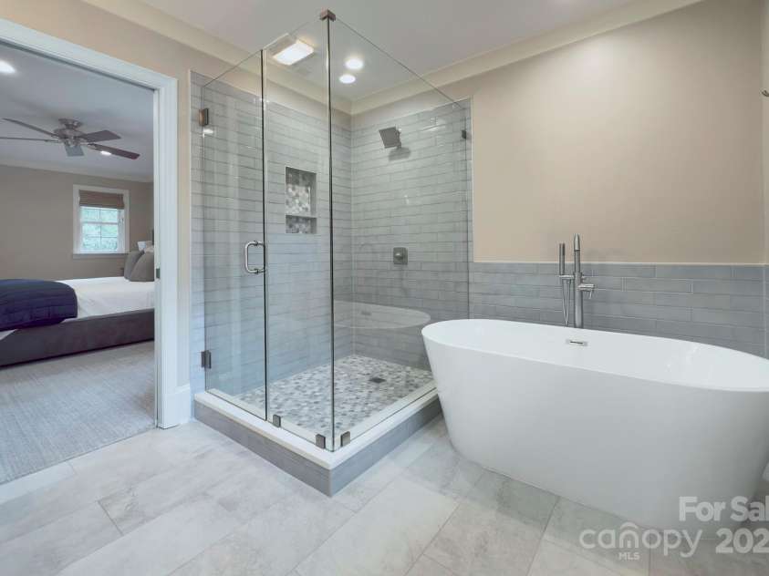 823 Sedgefield Road, Charlotte, NC 28209.  MLS# CAR4293910, YatesRealty ID 34076. 