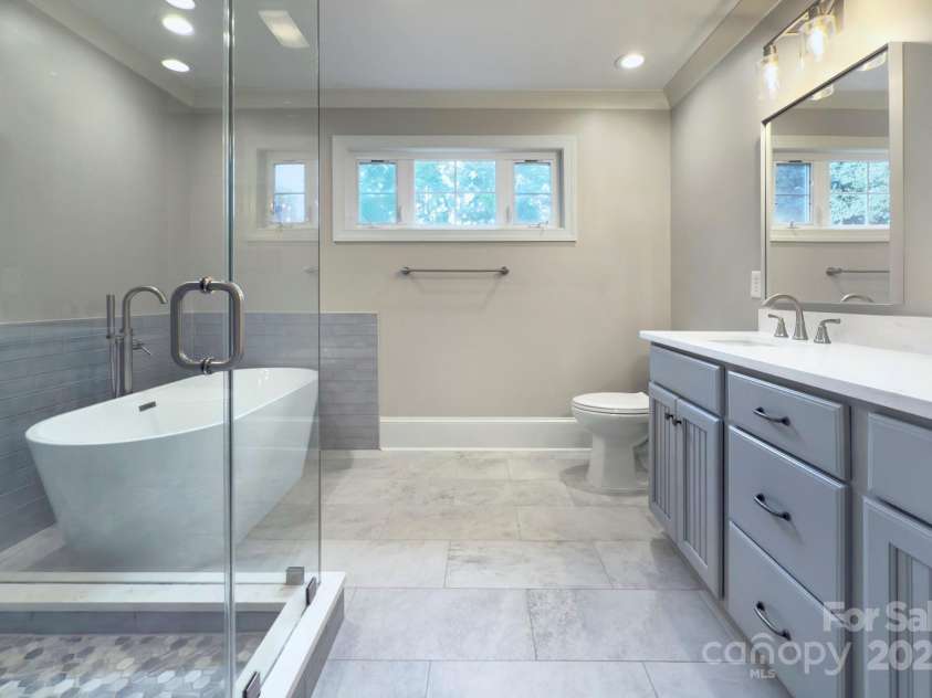823 Sedgefield Road, Charlotte, NC 28209.  MLS# CAR4293910, YatesRealty ID 34076. 