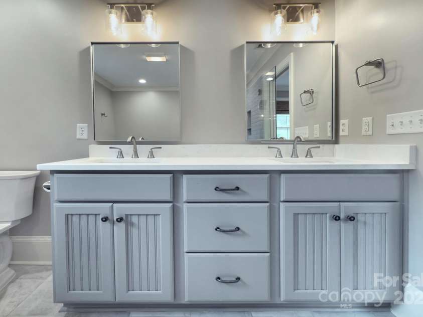 823 Sedgefield Road, Charlotte, NC 28209.  MLS# CAR4293910, YatesRealty ID 34076. 