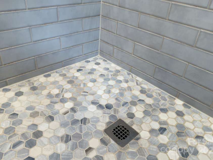 823 Sedgefield Road, Charlotte, NC 28209.  MLS# CAR4293910, YatesRealty ID 34076. 