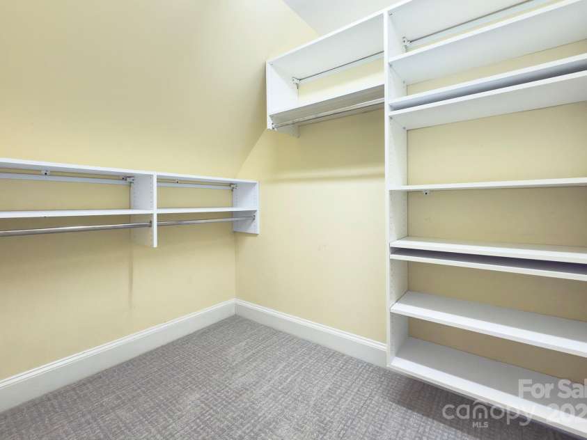 823 Sedgefield Road, Charlotte, NC 28209.  MLS# CAR4293910, YatesRealty ID 34076. 