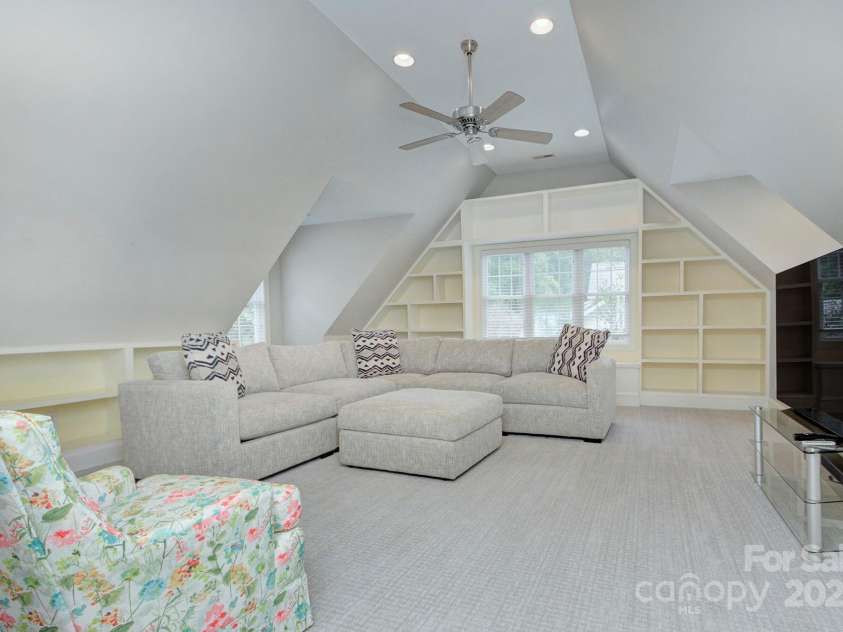 823 Sedgefield Road, Charlotte, NC 28209.  MLS# CAR4293910, YatesRealty ID 34076. 