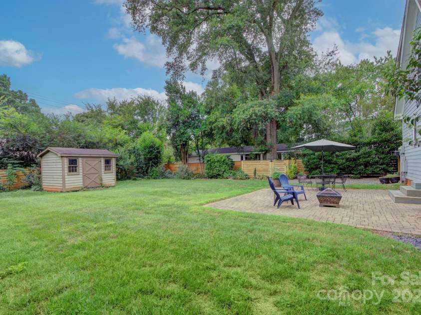 823 Sedgefield Road, Charlotte, NC 28209.  MLS# CAR4293910, YatesRealty ID 34076. 