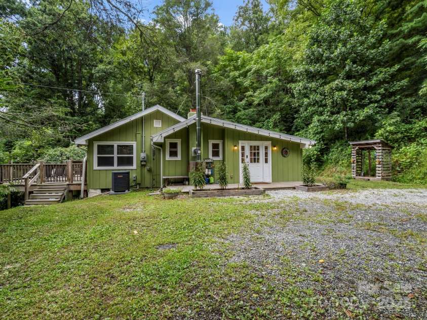 440 Terrys Gap Road, Fletcher, NC 28732.  MLS# CAR4282631, YatesRealty ID 34077. 