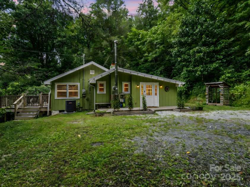 440 Terrys Gap Road, Fletcher, NC 28732.  MLS# CAR4282631, YatesRealty ID 34077. 