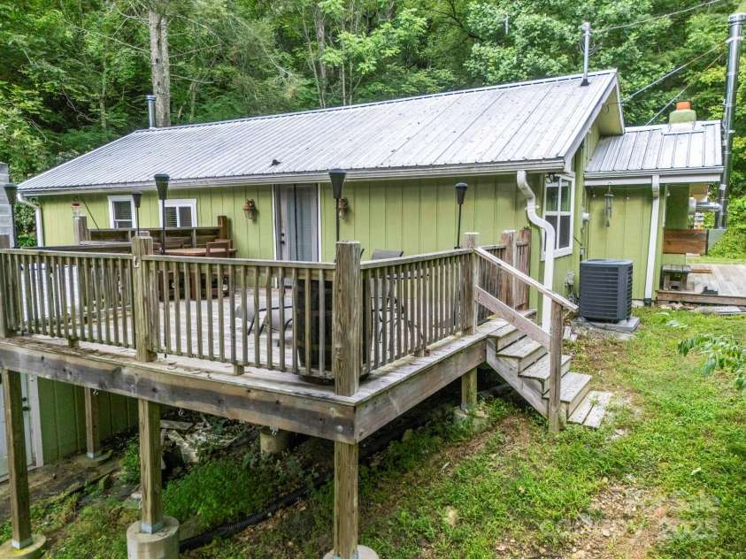 440 Terrys Gap Road, Fletcher, NC 28732.  MLS# CAR4282631, YatesRealty ID 34077. 