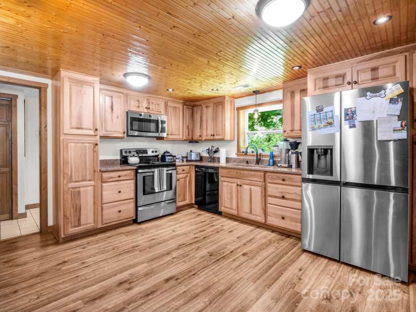 440 Terrys Gap Road, Fletcher, NC 28732.  MLS# CAR4282631, YatesRealty ID 34077. 