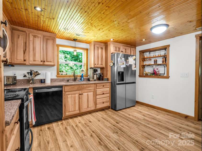 440 Terrys Gap Road, Fletcher, NC 28732.  MLS# CAR4282631, YatesRealty ID 34077. 