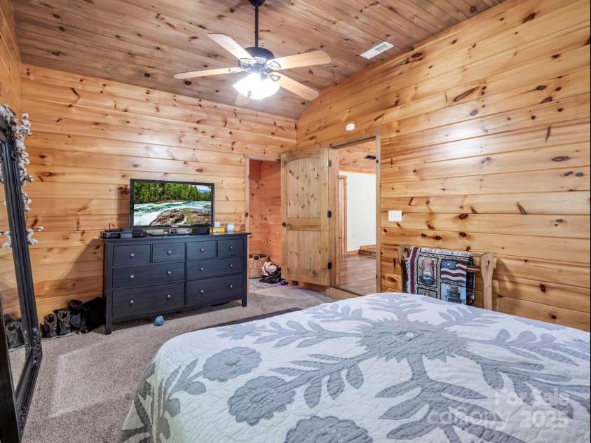 440 Terrys Gap Road, Fletcher, NC 28732.  MLS# CAR4282631, YatesRealty ID 34077. 