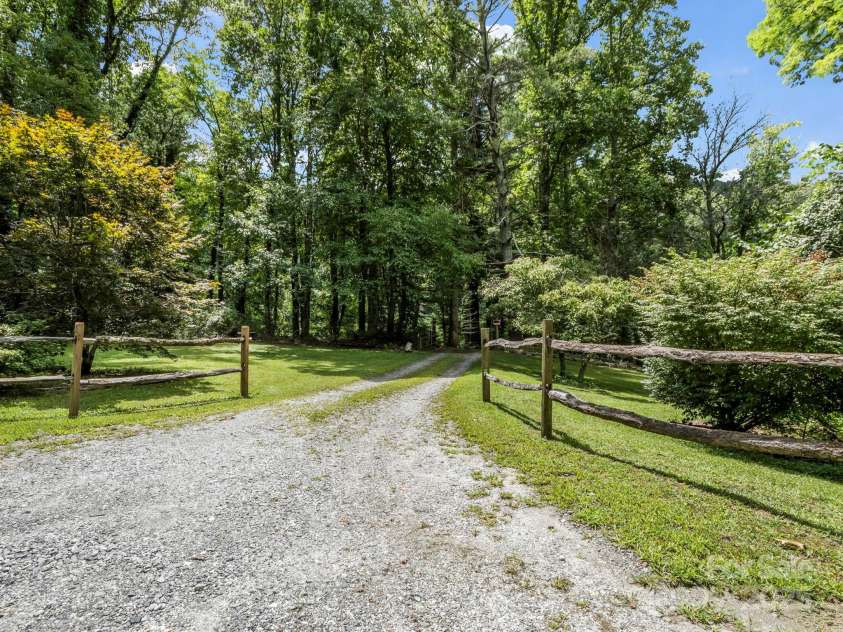 440 Terrys Gap Road, Fletcher, NC 28732.  MLS# CAR4282631, YatesRealty ID 34077. 