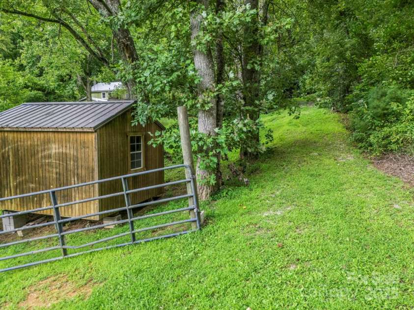 440 Terrys Gap Road, Fletcher, NC 28732.  MLS# CAR4282631, YatesRealty ID 34077. 