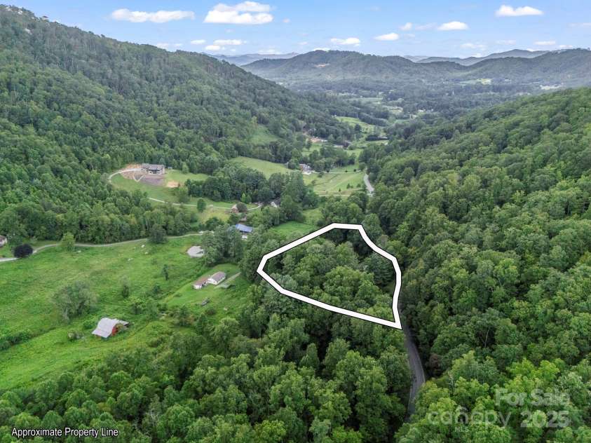 440 Terrys Gap Road, Fletcher, NC 28732.  MLS# CAR4282631, YatesRealty ID 34077. 