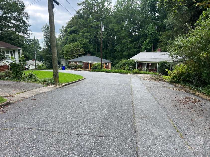 404 Patton Street, Morganton, NC 28655.  MLS# CAR4293800, YatesRealty ID 34078. 