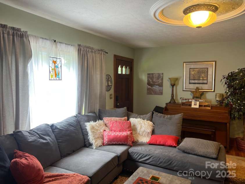 404 Patton Street, Morganton, NC 28655.  MLS# CAR4293800, YatesRealty ID 34078. 