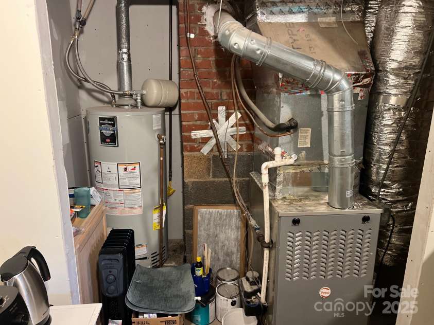 404 Patton Street, Morganton, NC 28655.  MLS# CAR4293800, YatesRealty ID 34078. 