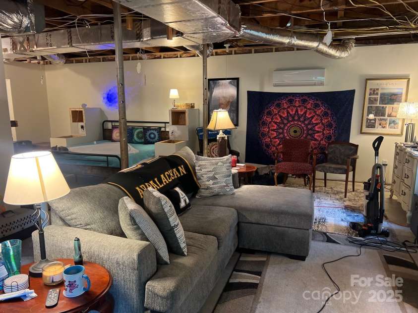 404 Patton Street, Morganton, NC 28655.  MLS# CAR4293800, YatesRealty ID 34078. 