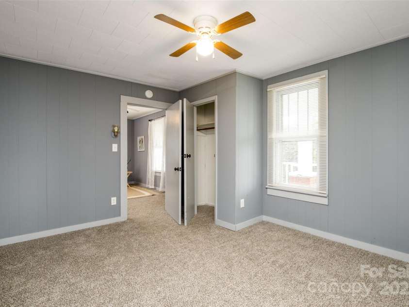 2326 Morganton Boulevard, Lenoir, NC 28645.  MLS# CAR4295145, YatesRealty ID 34079. 