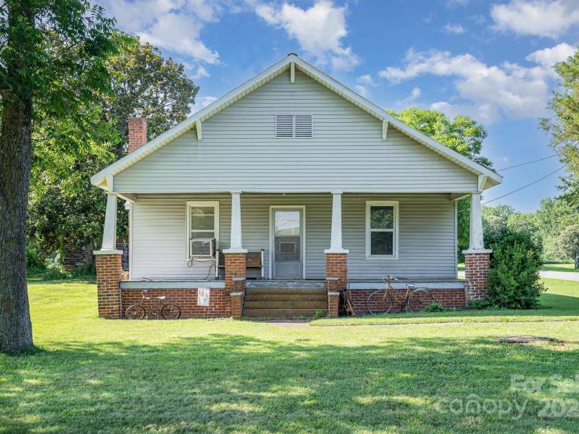 4712 Mooresville Road, Salisbury, NC 28147.  MLS# CAR4278392, YatesRealty ID 3408. 