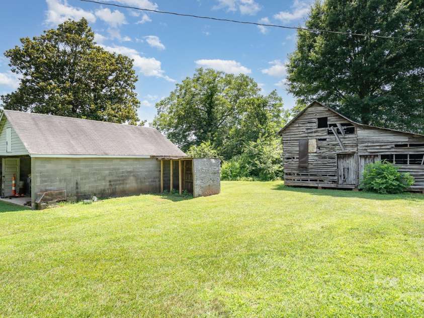 4712 Mooresville Road, Salisbury, NC 28147.  MLS# CAR4278392, YatesRealty ID 3408. 