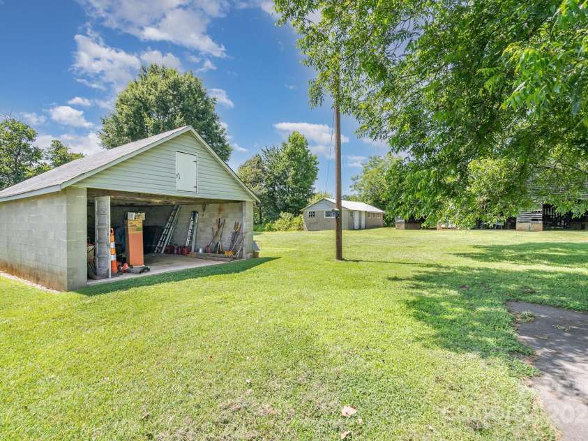4712 Mooresville Road, Salisbury, NC 28147.  MLS# CAR4278392, YatesRealty ID 3408. 