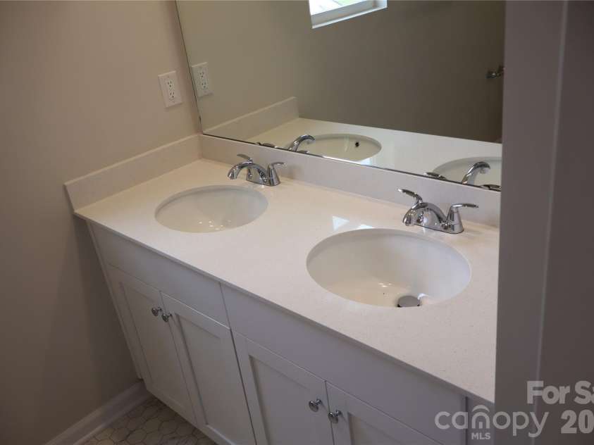 1240 Marble Passage, Richburg, SC 29729.  MLS# CAR4398362, YatesRealty ID 34080. Dual vanity