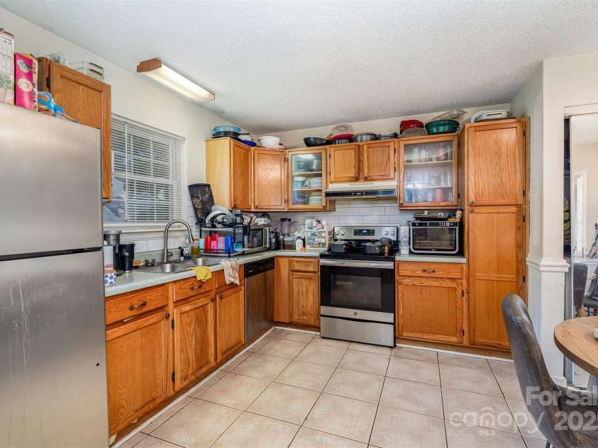 1542 Hunt Club Court, Rock Hill, SC 29732.  MLS# CAR4294831, YatesRealty ID 34081. 