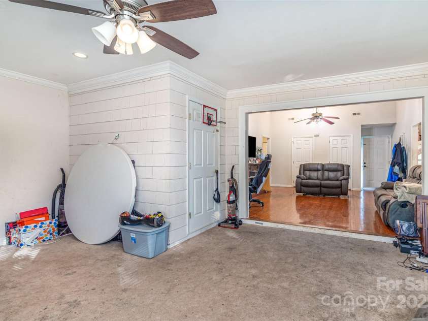 1542 Hunt Club Court, Rock Hill, SC 29732.  MLS# CAR4294831, YatesRealty ID 34081. 