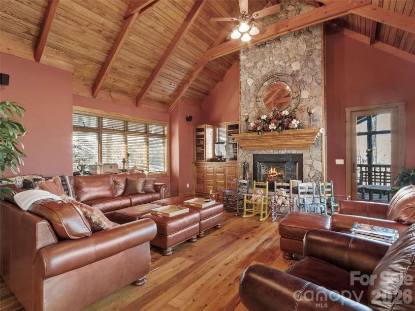 56 Spring House Drive, Burnsville, NC 28714.  MLS# CAR4376620, YatesRealty ID 34081. 